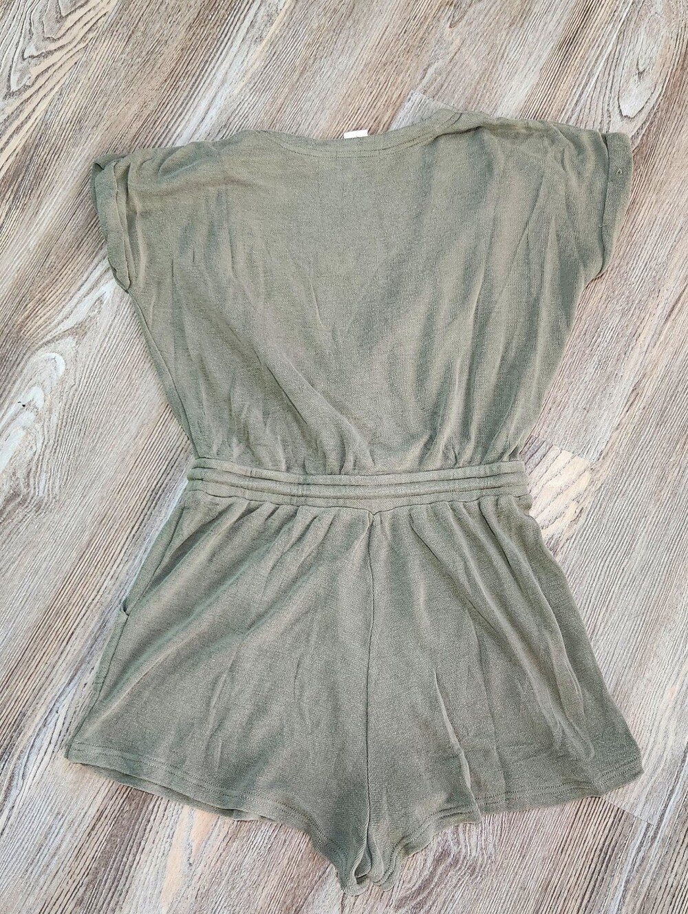 L Space Great Escape Slub Jersey Romper Olive Green Women S Cap Sleeve One Piece - Picture 2 of 15